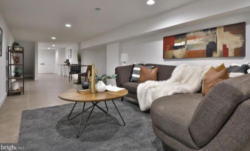 2037 Locust St, Philadelphia PA  19103-5613 exterior