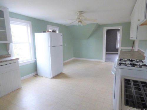 162 Colony St, Wallingford CT  06492-3651 exterior