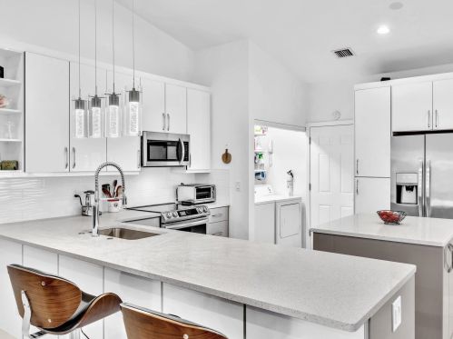 6090 Lake Hibiscus Dr, Delray Beach FL  33484-4617 exterior