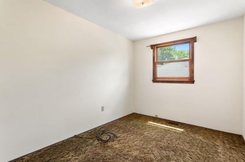 438 Violet Dr, New Kensington PA  15068-3340 exterior