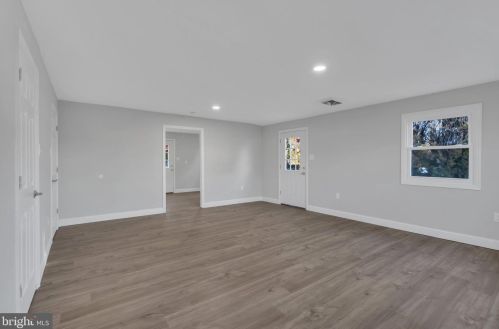 83 Hamilton Ln, Willingboro NJ  08046-1704 exterior