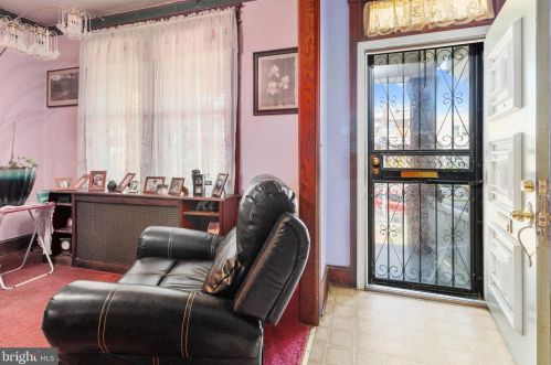 1331 Queen St, Washington, DC 20002-2521