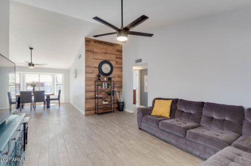 4237 Grovers Ave, Glendale, AZ 85308-2905