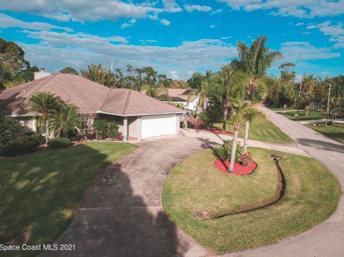 1762 Sunset Ln, Sebastian, FL 32958-6229