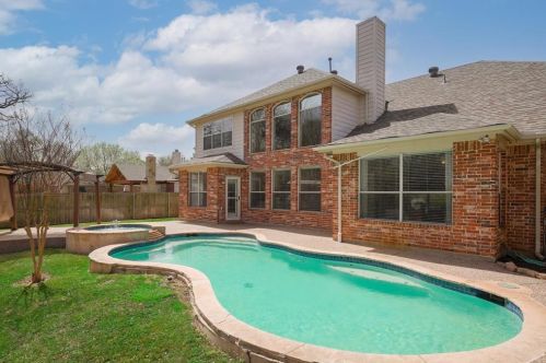 5216 Water Oak Dr, Lewisville TX  75028-1099 exterior