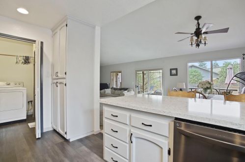 529 Cheri Ct, Ripon CA  95366-2805 exterior