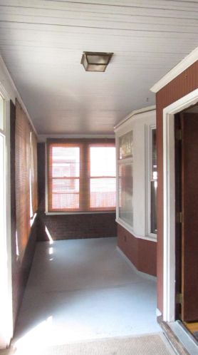 719 Cook Ave, Saint Paul, MN 55106-3104