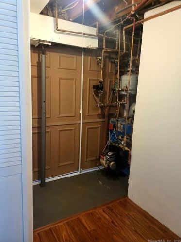 13 Clinton Hill Rd, Waterbury CT  06716-1010 exterior