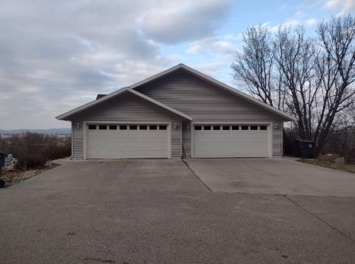 2007 Sunset Ln, La Crosse, WI 54601-3042