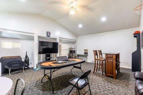 6115 Glade Ave, Cincinnati OH 45230-2708 exterior