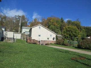 529 Wood St, Lowellville OH  44436-1256 exterior