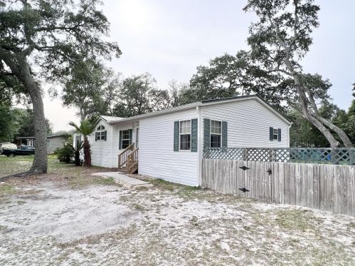 471 Persimmon St, Freeport, FL 32439-6720