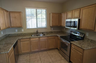 1929 Oxford Ln, Gilbert, AZ 85295-5036