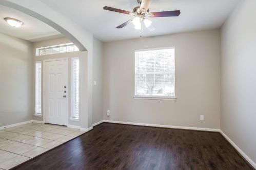 1004 Summer Park Blvd, Conroe, TX 77303-2265