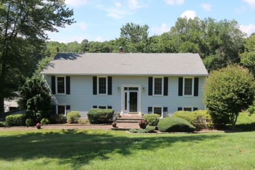 29 Mcmillan Ave, Mahopac, NY 10541-3816