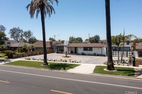 3841 Pacific Ave, Long Beach CA  90807-3227 exterior