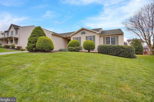 219 Longleaf Dr, Blandon, PA 19510-9403