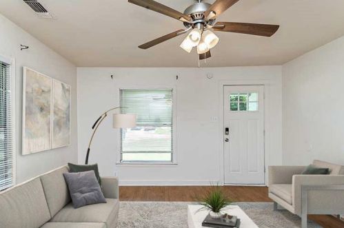 211 Ruddell St, Denton, TX 76205-4431