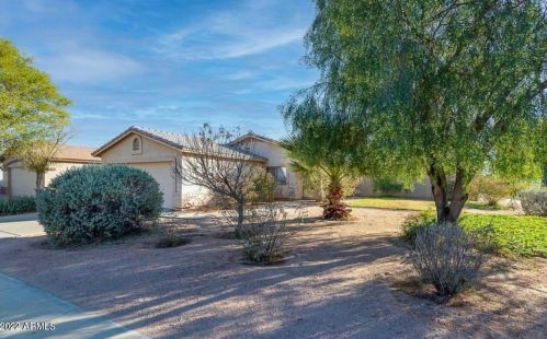 719 Mahoney Cir, Buckeye, AZ 85326-3317
