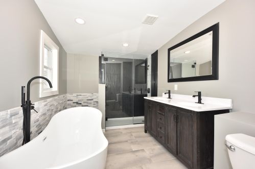 9127 Swan Cir, Milwaukee WI  53225-2719 exterior