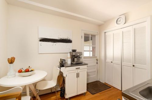 10 Osage Dr, Crotonville NY  10562-3815 exterior