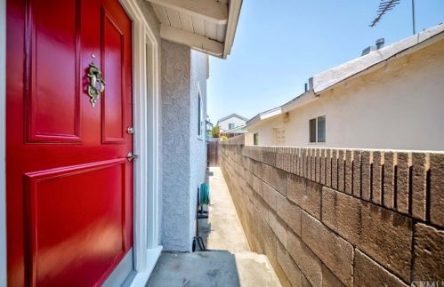 1705 Carlson Ln, Redondo Beach, CA 90278-4712