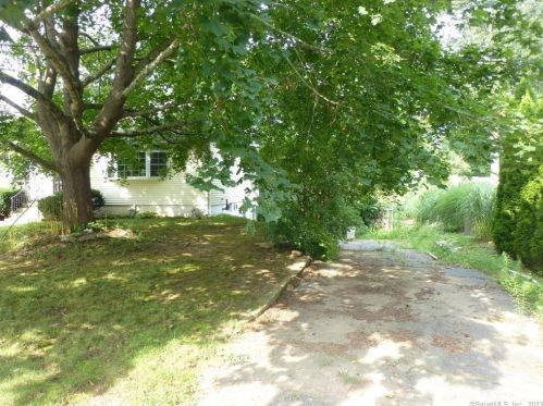 25 Almer St, Groton, CT 06340-2701