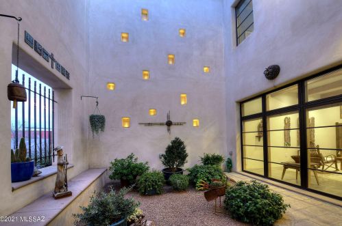877 Calle De Los Higos, Tucson, AZ 85745-3250