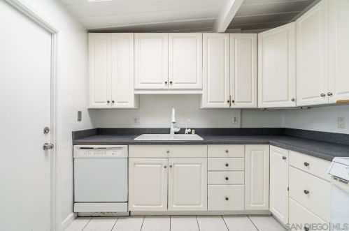 4217 Gresham St, San Diego CA  92109-5342 exterior