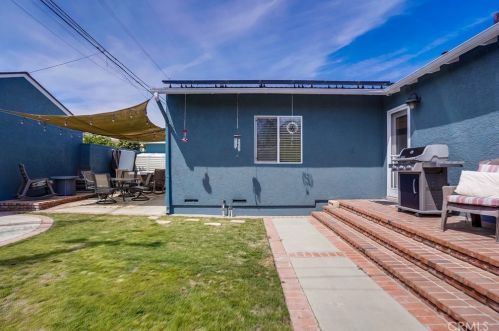 3753 Snowden Ave, Long Beach CA  90808-2226 exterior
