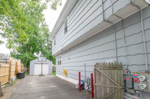 161 Columbus Ave, Stratford, CT 06615-7211