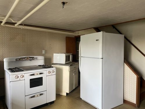 821 10th Ave, Whitaker PA  15120-1924 exterior