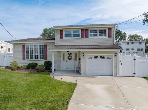 14 Twain Ave, Old Bridge NJ  08857-2109 exterior