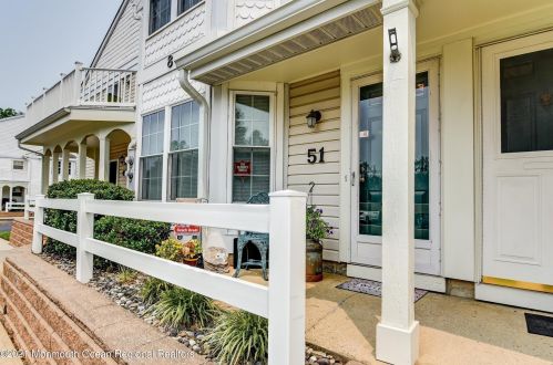 51 Tulip Ln, East Freehold, NJ 07728-4035