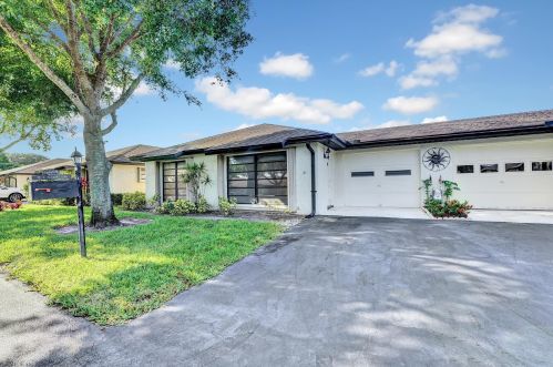 10151 Eaglewood Ter, Boynton Beach, FL 33436-4024