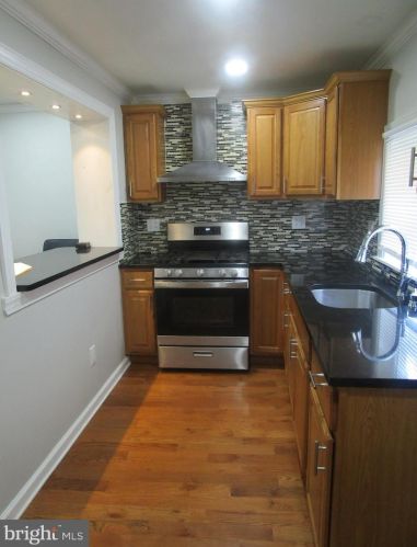 1502 Berks St, Philadelphia PA 19131-3215 exterior