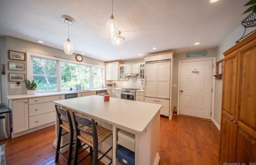 5 Spinnaker Rd, Waterford, CT 06385-3723