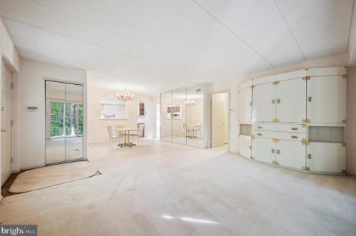 1507 Valley Glen Rd, Melrose Park, PA