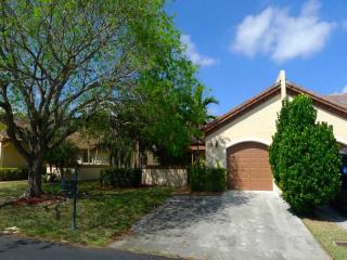8478 113th Pl, Miami, FL 33178-1902