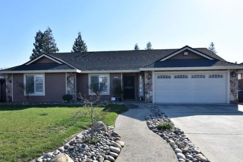 810 Tuolumne Rd, Turlock CA  95382-0815 exterior