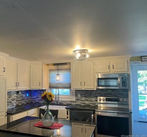 37 John St, Southington, CT 06489-4711