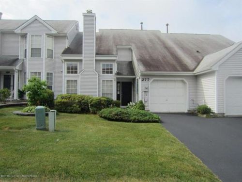 277 Lilac Ln, East Freehold, NJ 07728-4085