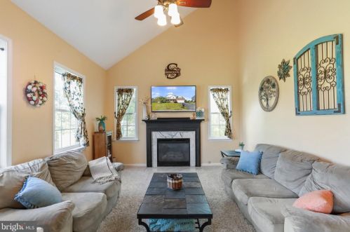 10099 Lindale Ave, Upton PA  17225-8373 exterior