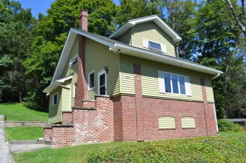 898 Center Ave, Jim Thorpe, PA 18229-1112