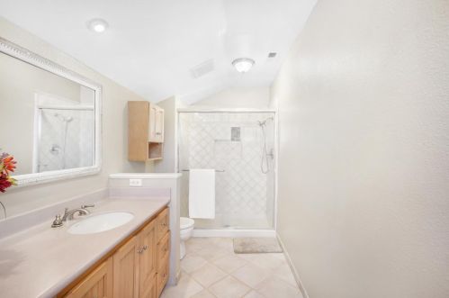 16711 Willow Creek Dr, Morgan Hill CA  95037-4819 exterior