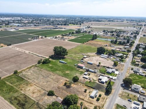 633 Greenway Ave, Turlock CA  95380-6424 exterior