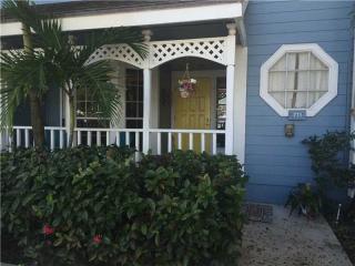 711 Ocean Dunes Cir, Jupiter FL  33477-9118 exterior