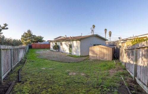 3002 Liberty Ct, Marina CA  93933-3619 exterior