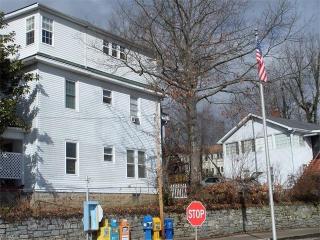 507 5th Ave, Hendersonville NC  28739-4203 exterior