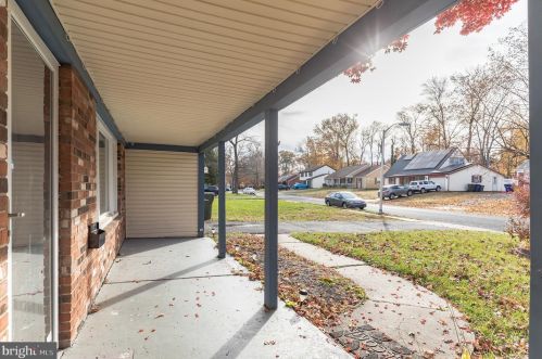 102 Eastbrook Ln, Willingboro, NJ 08046-2225